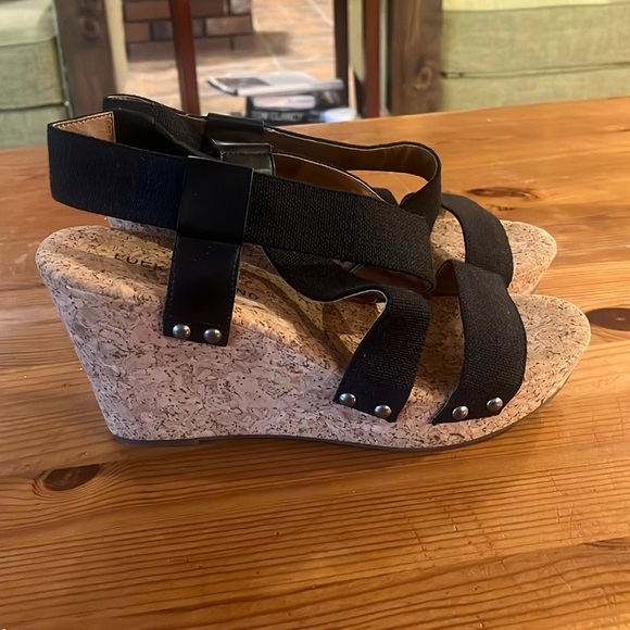 LUCKY BRAND MARLA WEDGE SANDAL Black 10 - Picture 1 of 11